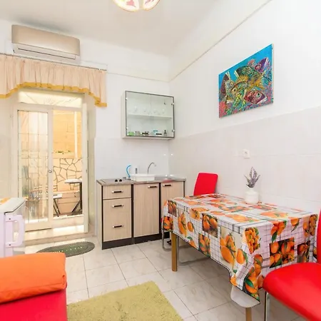 Apartment Center *