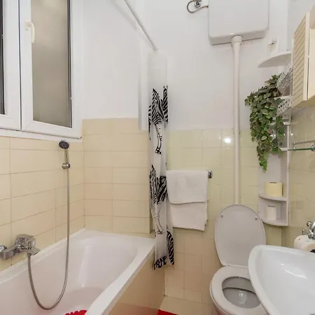 Center Apartment *